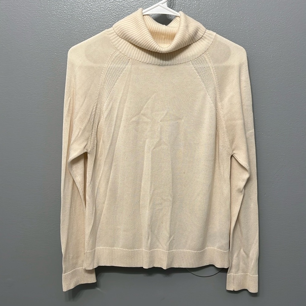 Banana Republic Women’s Ribbed Turtleneck Cream Sweater Size Small